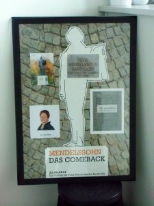 Mendelssohn-Denkmal: Erinnerungsplakat zu Wiederaufstellung des Mendelssohn Denkmals unseres verstorbenen Mitgliedes Gertrud Zimmer