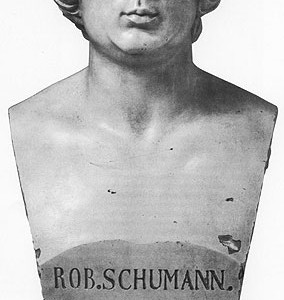 1853 - Büste Schumanns: Einzige Büste Robert Schumanns (48 cm hoch), geschaffen von dem Düsseldorfer Bildhauer Johann Peter Götting im Jahre 1853.