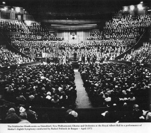 April 1971 - London - Royal Albert Hall. Mahlers 8. unter Rafael Frühbeck de Burgos