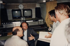 Marek Janowski (Mitte) im Ü-Wagen des WDR mit den Aufnahme-Teams