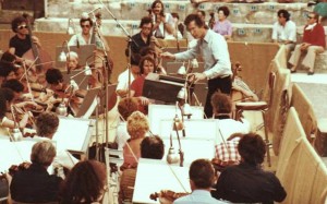 John-Eliot Gardiner bei der Orchesterprobe 1981 in Orange, Frankreich