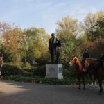 Mendelssohn-Denkmal: Eskorte der Reiterstaffel am Mendelssohn Denkmal