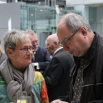 Christel Paschke-Sander, Vorsitzende des Chorverbandes Düsseldorf, im Gespräch mit Peter Kraus aus dem Musikvereinsvorstand.