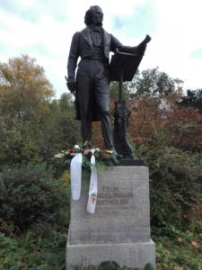 Mendelssohn-Denkmal: 4.11.2018-Gedenken an den ehemaligen Musikdirektor am Mendelssohn-Denkmal