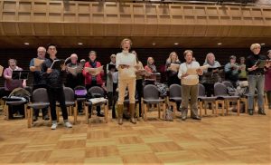 Der Chor des Musikvereins bei der Aufnahme des Glückwunschvideos zum 40. Jubiläum des Chores Haut de France