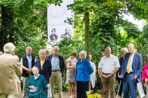 Burgmüller: Dank an viele Gäste, im Vordergrund sitzend Frau Dr. Zacher, ganz rechts Hartmut Haubrich(Foto: Olaf Oidtmann, Lokalbüro Düsseldorf