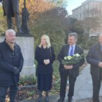 4.11.2024: Die Mendelssohn-Gäste vor dem Denkmal